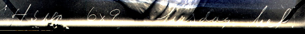 En tysk soldat i uniform.Bergjeger. Atelierfoto.  Bild eines deutschen Soldaten, 2. Weltkrieg, Elverum, Norwegen.
Skrevet på negativet: Fröwis (Fröiwis?) 4 stk 6x9 tirsdag bet, se bilde GM_MG.00860_1 og GM_MG.00860_2.