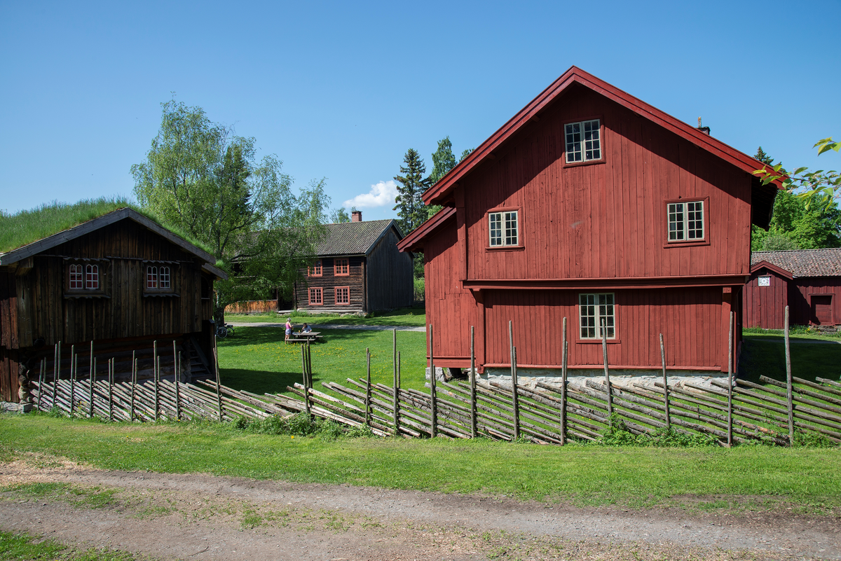 Hedmarkstunet, Domkirkeodden,Hamar. Stemnings bilder fra museums parken. Museumsområdet. 