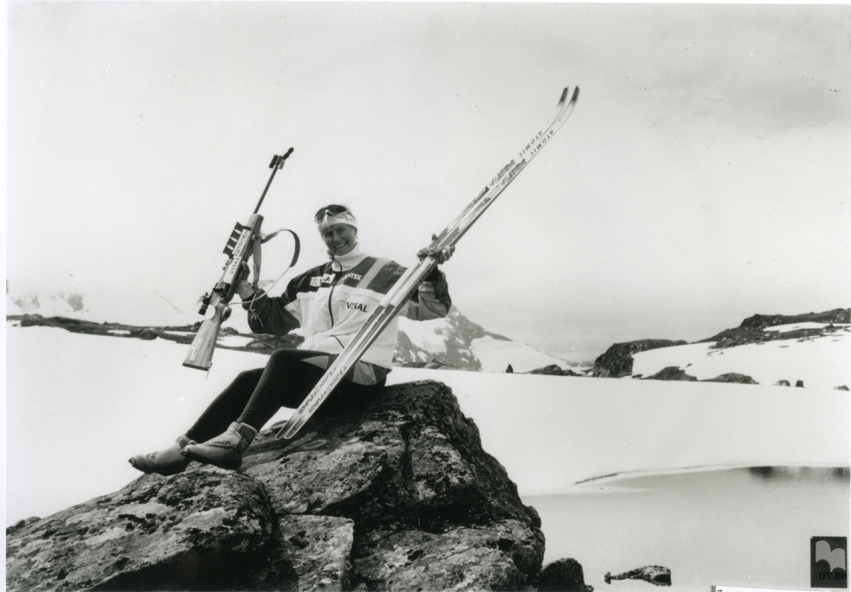 Hildegunn Fossen (gift Mikkelsplass). God skiskytter. Vant NM 3 ganger, Kongepokal i 1993 - 1995.
