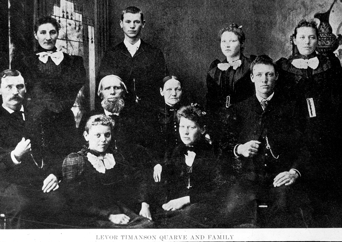 Amerikabilder innsamlet av Syver O Olstad i 1922. Levor Timanson Qvarve med familie.

