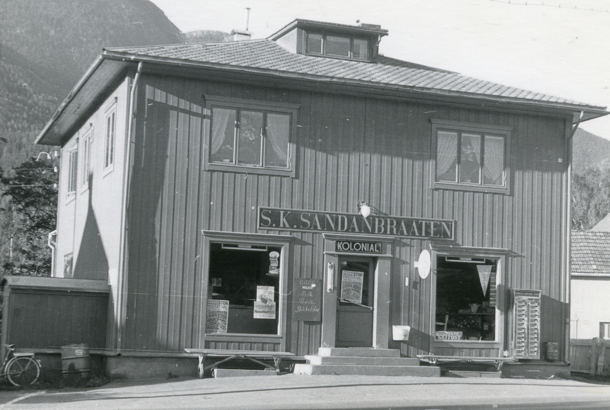 Butikken til S.K.Sandanbråten i Alfarvegen 1963.
