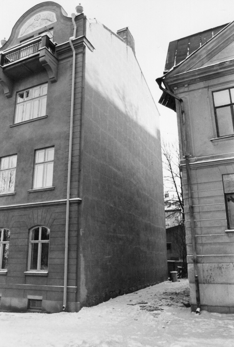 Kvarteret Kalla mot Kristinagatan och Lidmansvägen i Västerås. bilderna är tagna i november 1971 av byggnadsfirman Anders Diös AB.