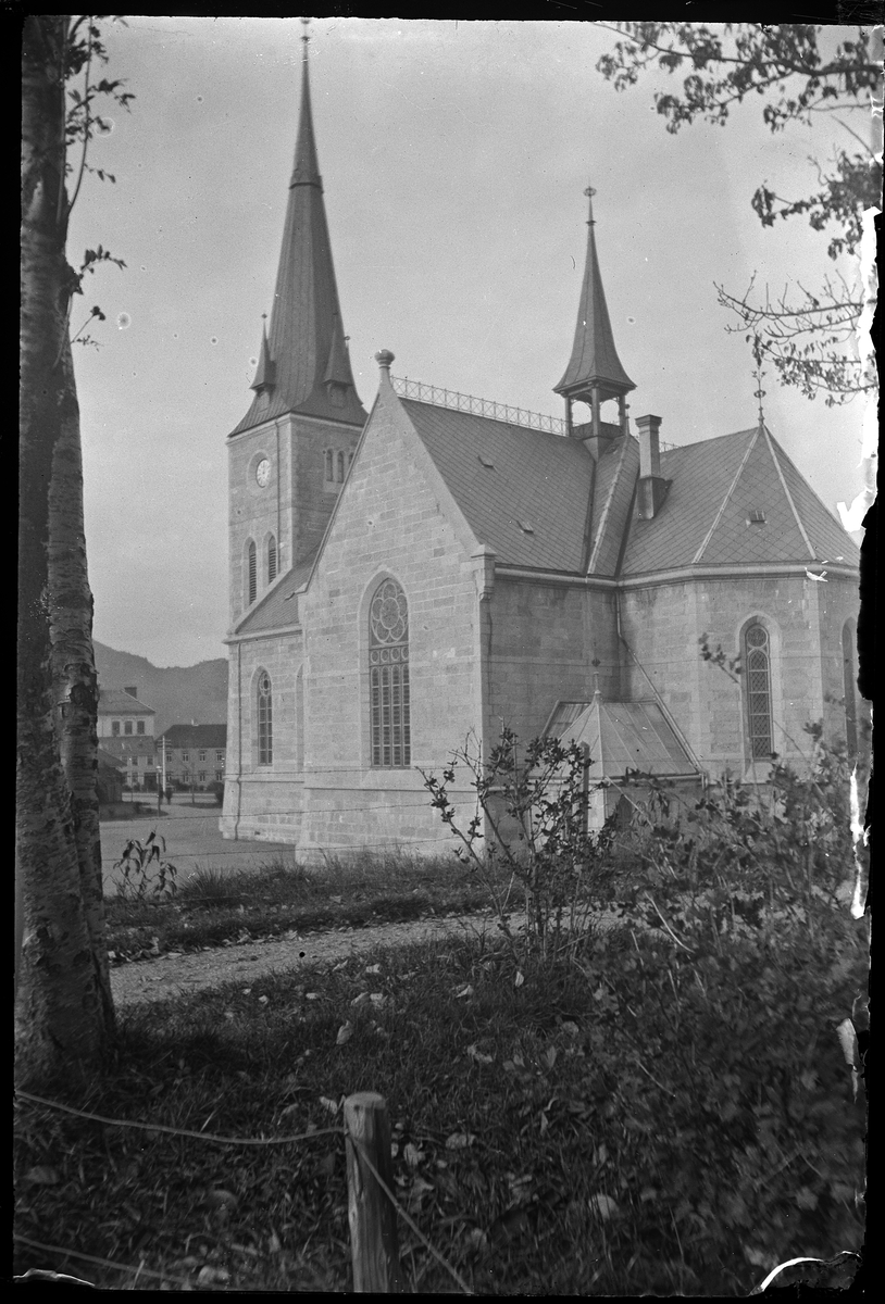 Trondheim, Ilen kirke ved Nidelva, byggeår 1889, steinkirke, arkitekt Eugene Sissenére,