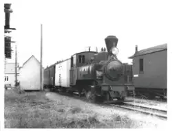 Damplokomotiv XXIXa nr. 5 med blandet tog retning Sørumsand 