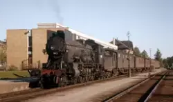 Damplokomotiv type 30b nr. 363 med persontog fra Oslo til Ot