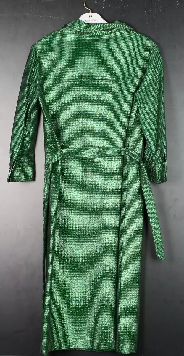 Skjortklänning, grönt tyg med invävda silvertrådar.