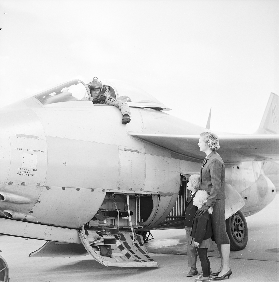 F 20, glada flygare åter hemma, Uppsala 1962