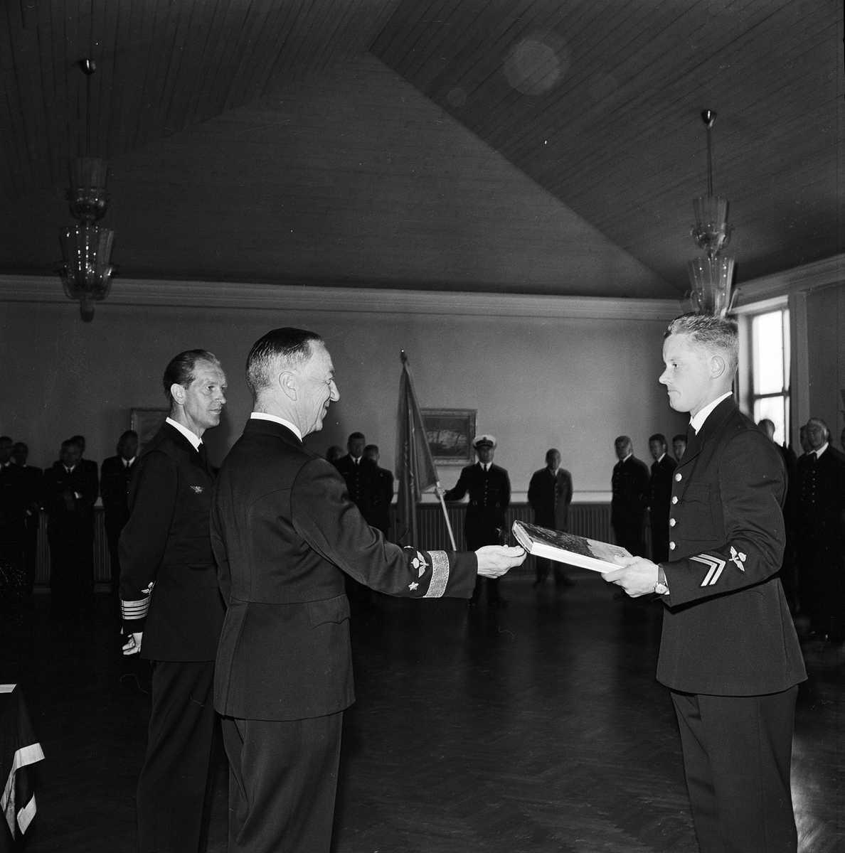 F 20, nya flygofficerare, Uppsala 1964