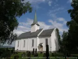 Holter kirke, Nannestad