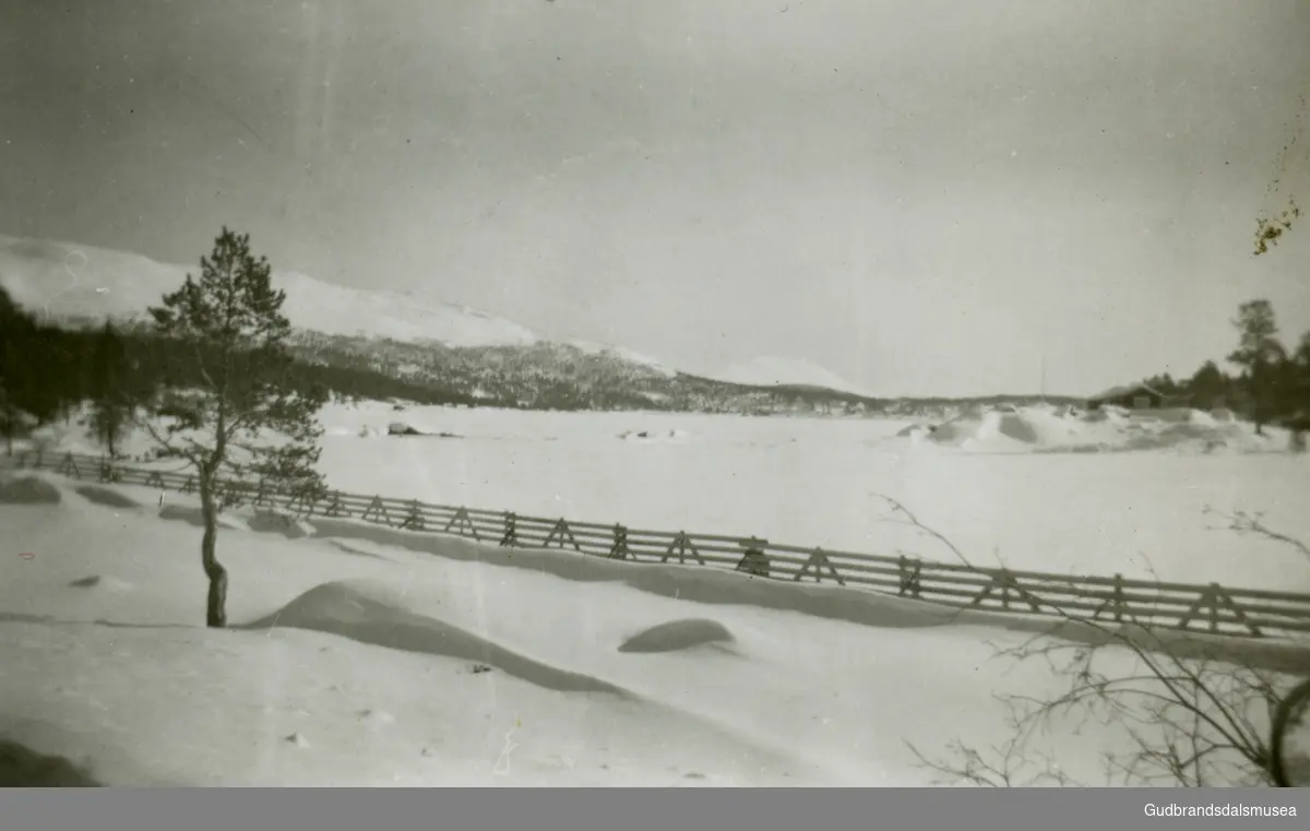 Lemonsjøen, Vågå. vinter

Første eier av foto; Ola Odnes 1922-2020, Vågå. Innlånt og skænna fra Kari Margot Odnes 2023