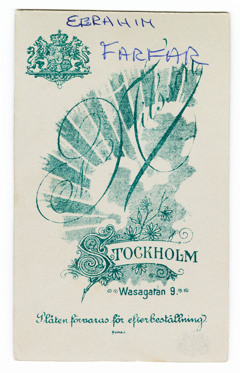 Visitkortsporträtt, bröstbild, föreställande Ebrahim Umerkajeff.