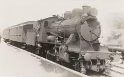 Damplokomotiv type 24c nr. 406 med persontog fra Stavanger p