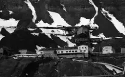 Sverdrupbyen, juni 1974.  Daganlegget til gruve 1B.