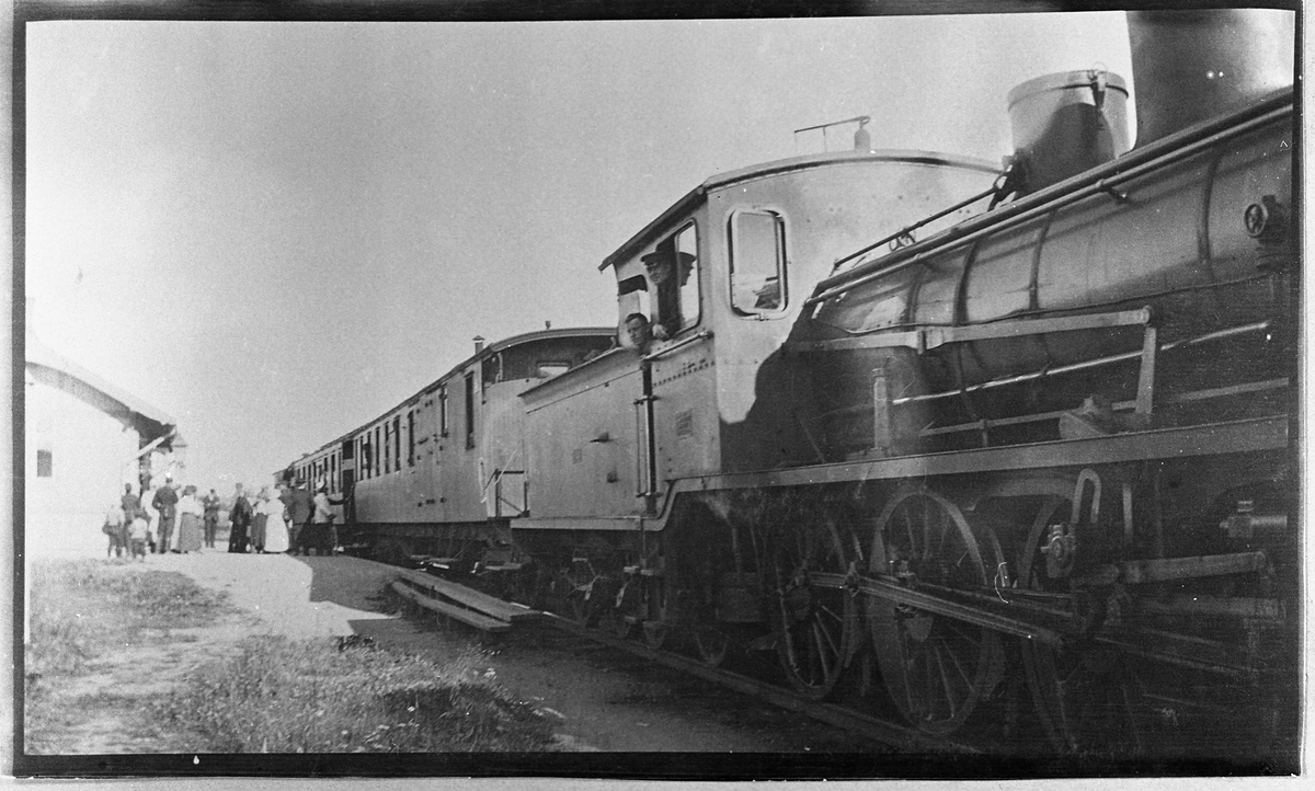 Togsett ved Bilitt Stasjon på Skreiabanen.
Antagelig 17. mai 1914.