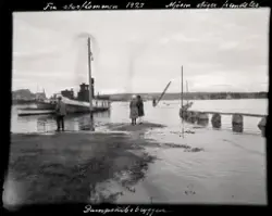 Hamar brygge, Mjøsflommen 1927, mjøsbåter ankret opp i Hamar