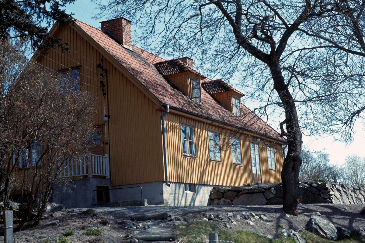 Gula villan på Önstavägen 10 i Västerås