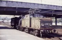 Elektrisk lokomotiv El 10 2506 og damplokomotivet M2 "Mensta