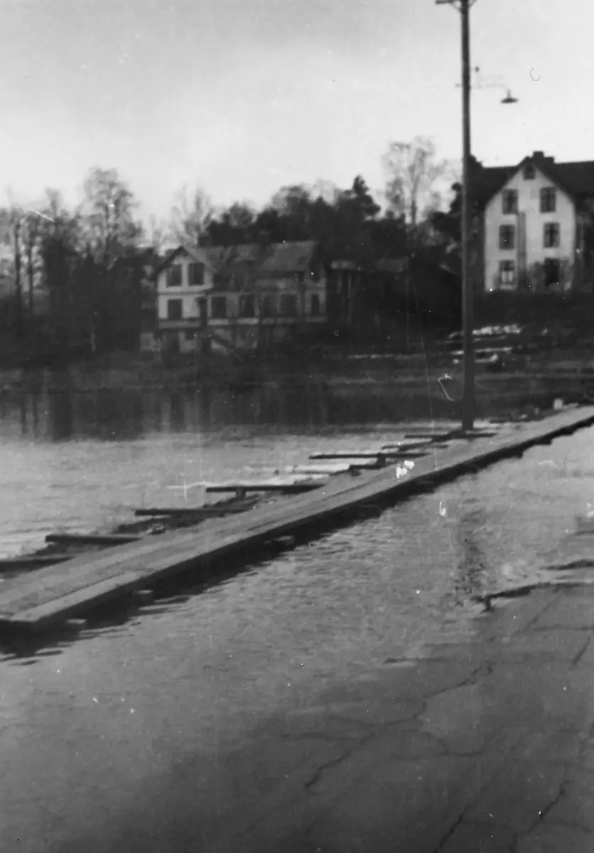 Översvämningen  på Sjöängen 1945.                               ::