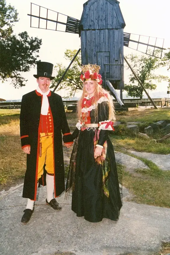 Hembygdsdräktens dag 1997. Delsbo hembygdsgård. Pär och Rigmor Swedin, Delsbo 25/5-1997.