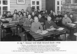 6. og 7. klasse ved Midt -Strand skole 1958.