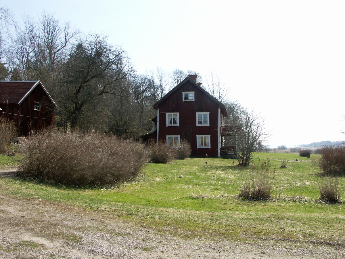Bostadshus och källarbod, Dalby Hammarskog 1:6 (f.d Ännesta 2:1), Dalby socken, Uppland 2010