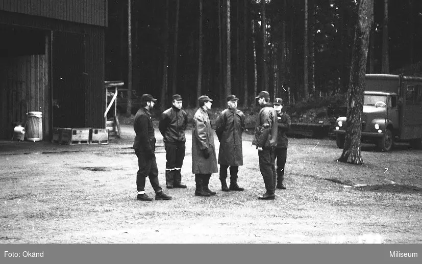 Från vänster: löjtnant Hans-Christer Hellman; okänd; okänd; Börje Seltin; okänd, okänd.