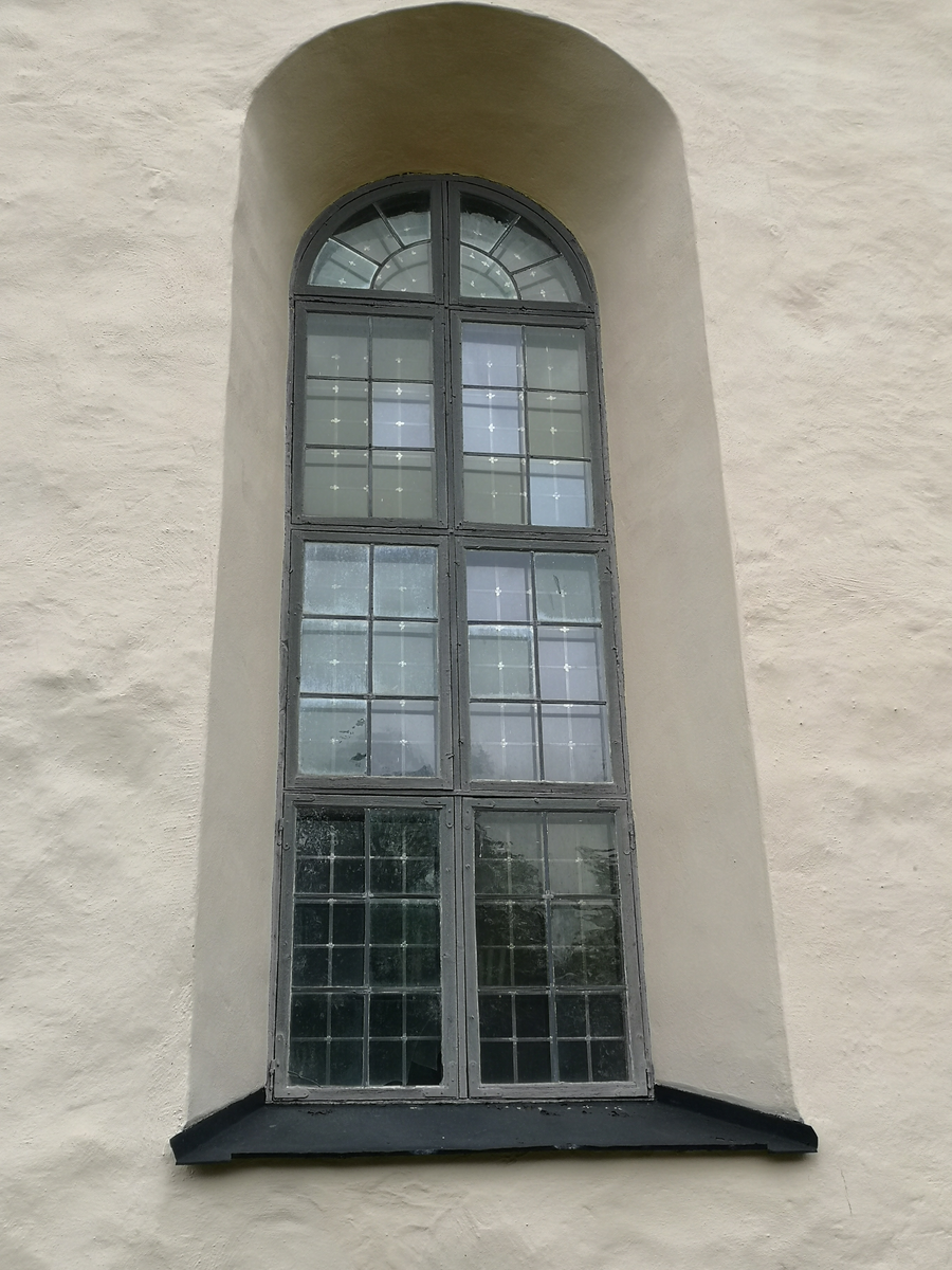 Fönster, Husby Långhundra kyrka, Uppland 2018