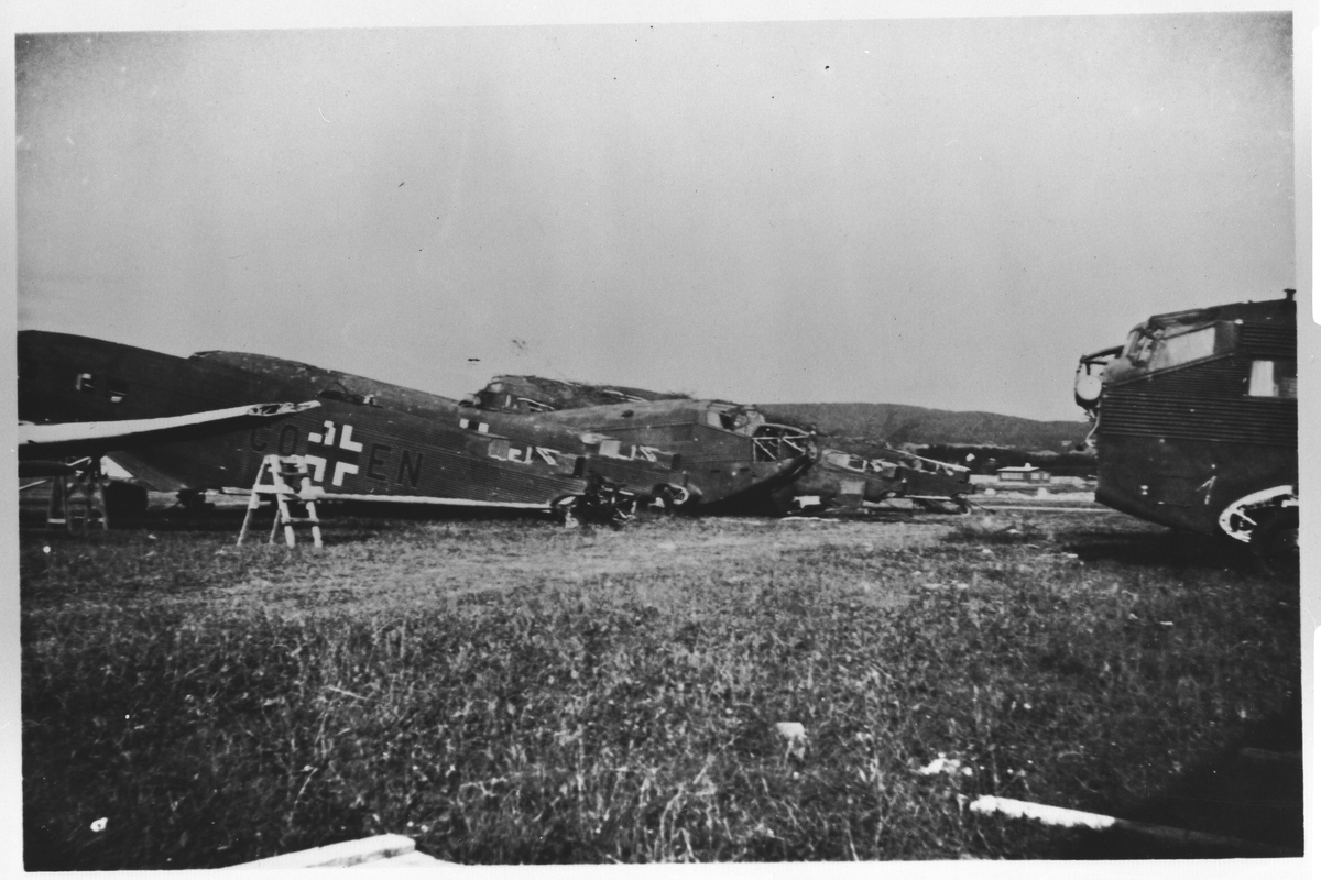 Skadede Junkers 52/3m til reparasjon på Kjeller.