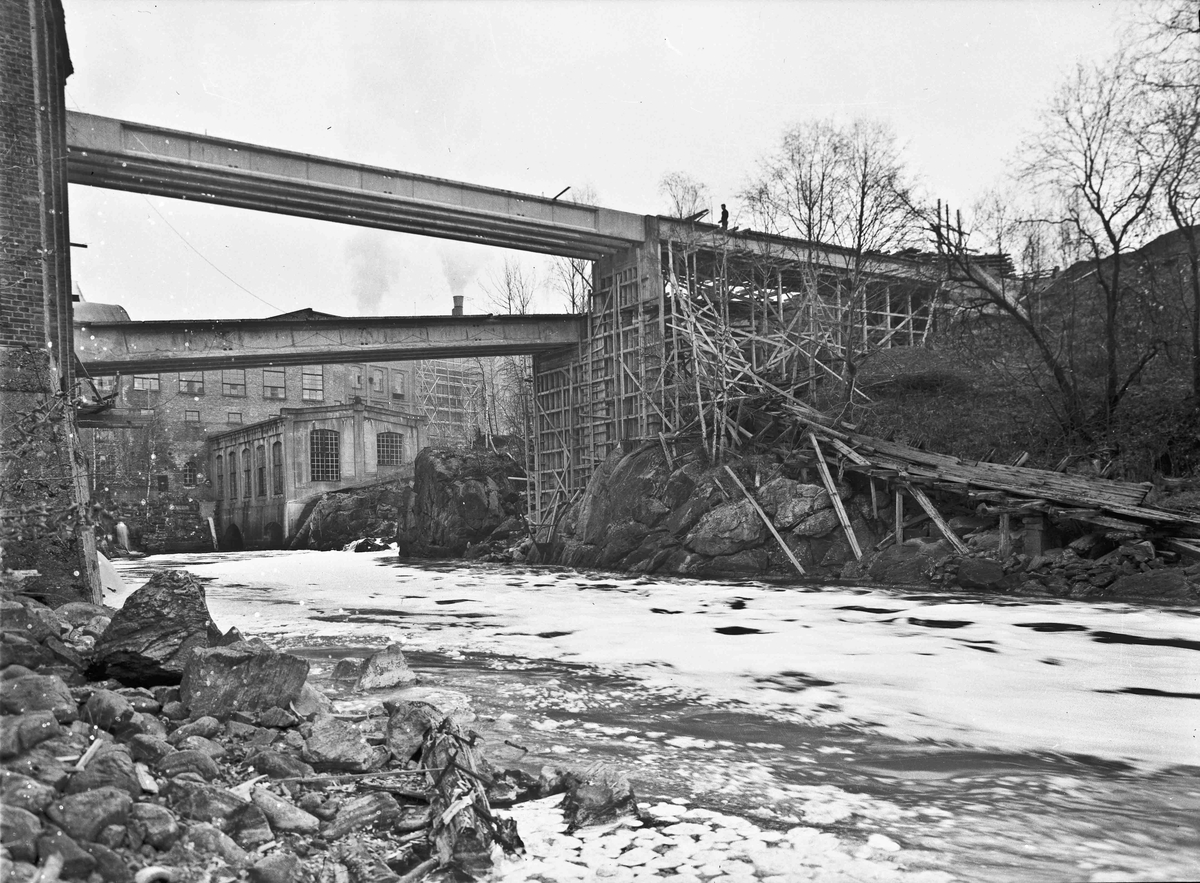 Mathiesen Eidsvoll Verk. Bygging av dam i Bønsdalen.
