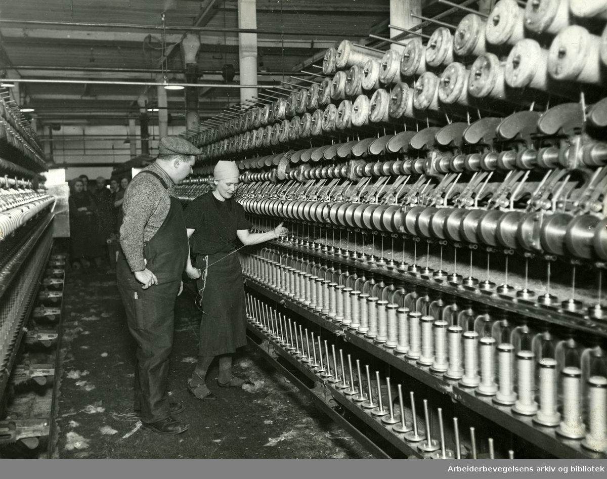 Spinnemaskiner på Christiania Seilduksfabrikk,.1938