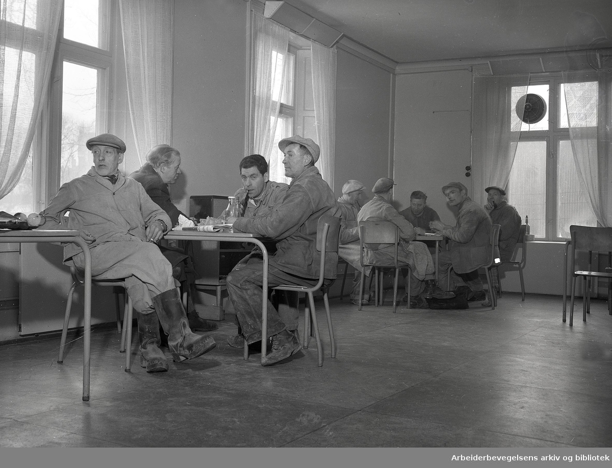 Nedre Foss Mølle, spisesalen, .desember 1950