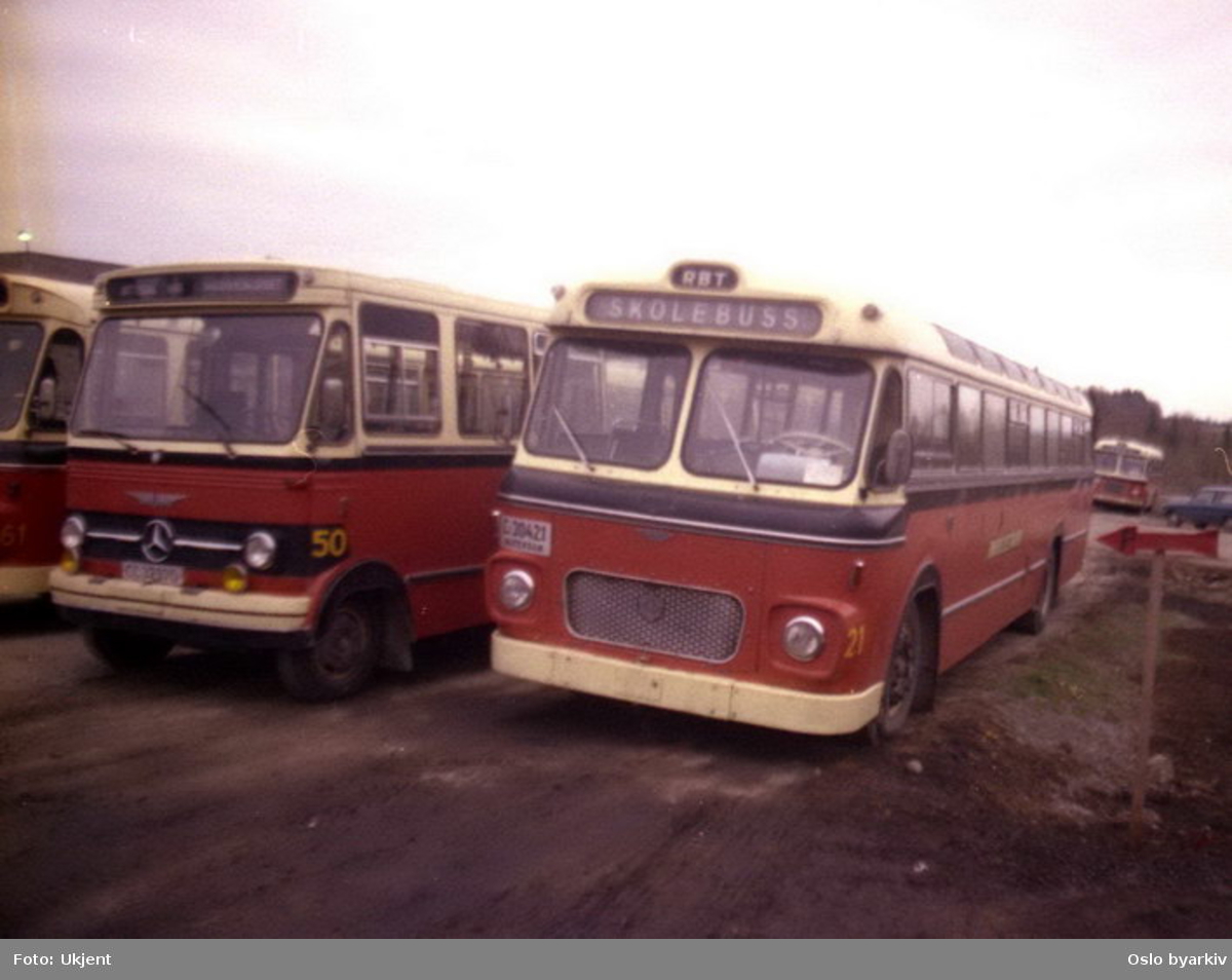 Busser, buss RBT nr. 21 og nr. 50.