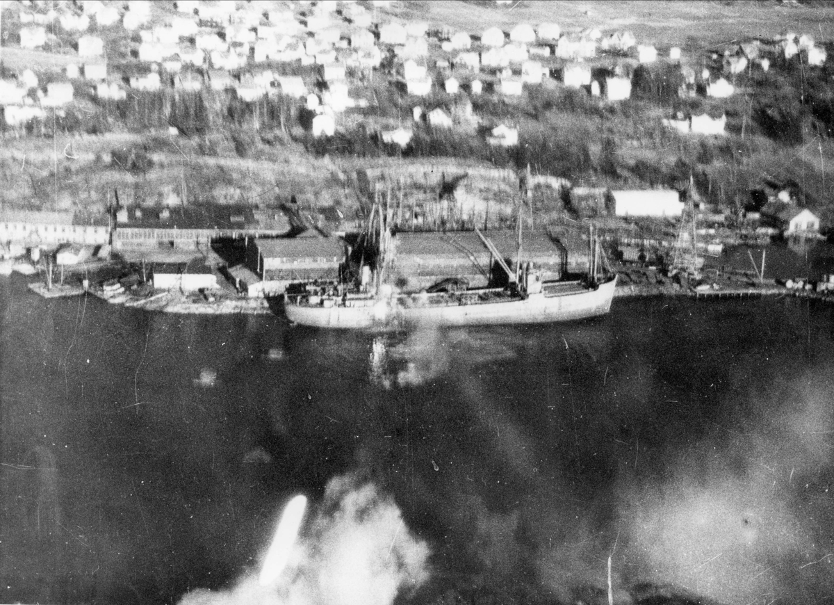 Banff Strike Wing (143 skvadronen) angriper fiendtlige skip i Sandefjord, 4. april 1945.