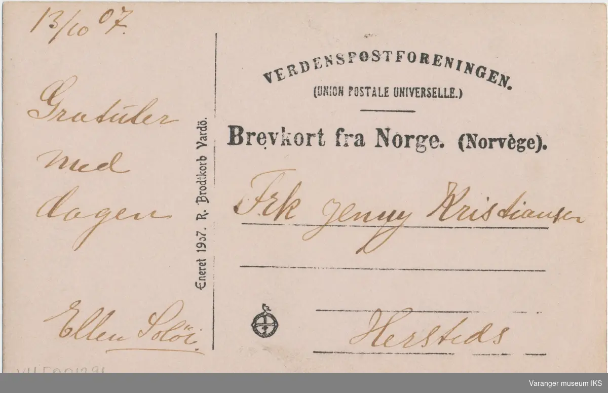 Postkort, kongebesøk i Vardø, folkemengde i Kristian IVs Strede, sett mot nord, 1907