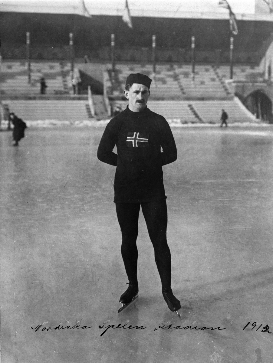 Oscar Wilhelm Mathisen (født 4. oktober 1888, død 10. april 1954) var en norsk skøyteløper som representerte Kristiania Skøiteklubb. Nordiska spelen, stadion 1913