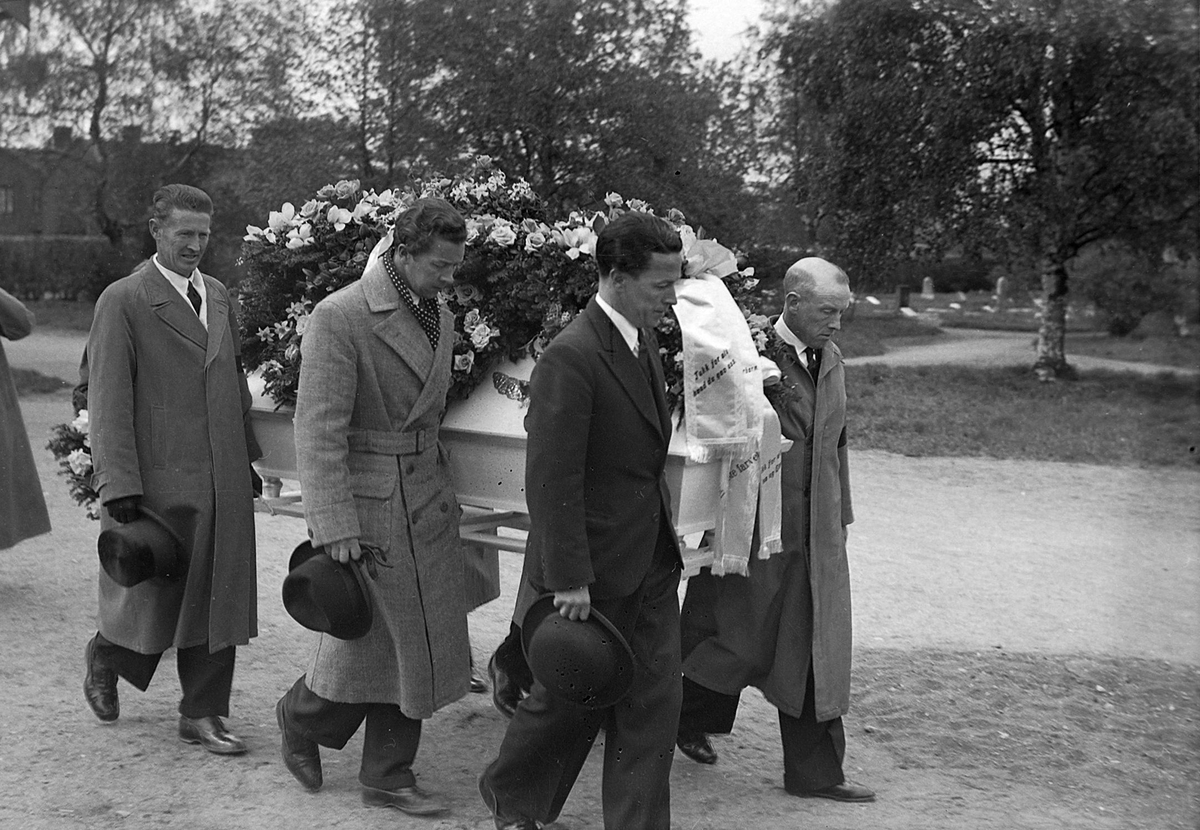 Fru Helmine Olsens begravelse