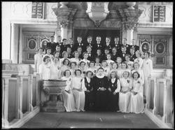 Konfirmanter i Røros kirke 1950