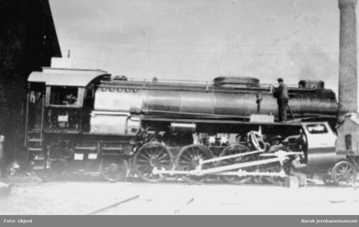 Damplokomotiv type 49a "Dovregubben" under bygging; prøveoppfyring
