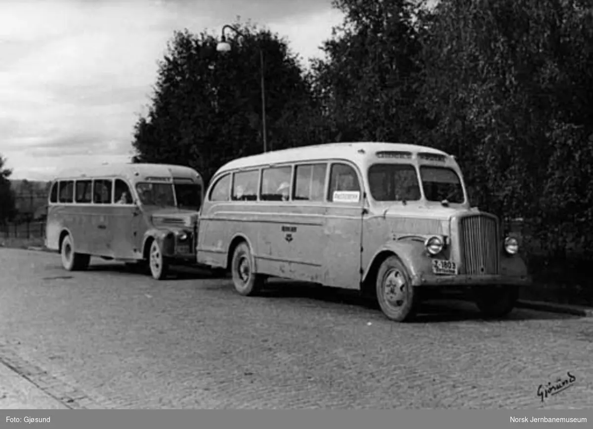 NSB Lågendalsrutens busser Z-1803 Opel Blitz og Z-1809 Ford