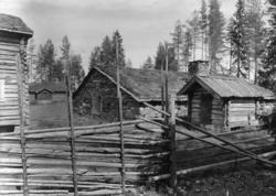 Brennbakken, Tynset, Nord-Østerdal, Hedmark 1927. Gårdstun m