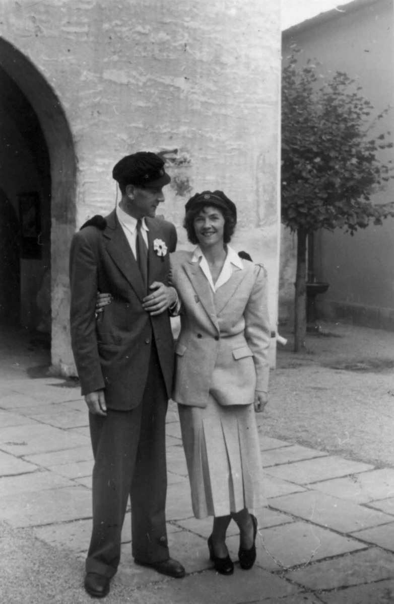 Direktør Reidar Kjellberg med frue ved 25-årsjubileet 2.september 1949.
Kjellberg tok artium i 1925.