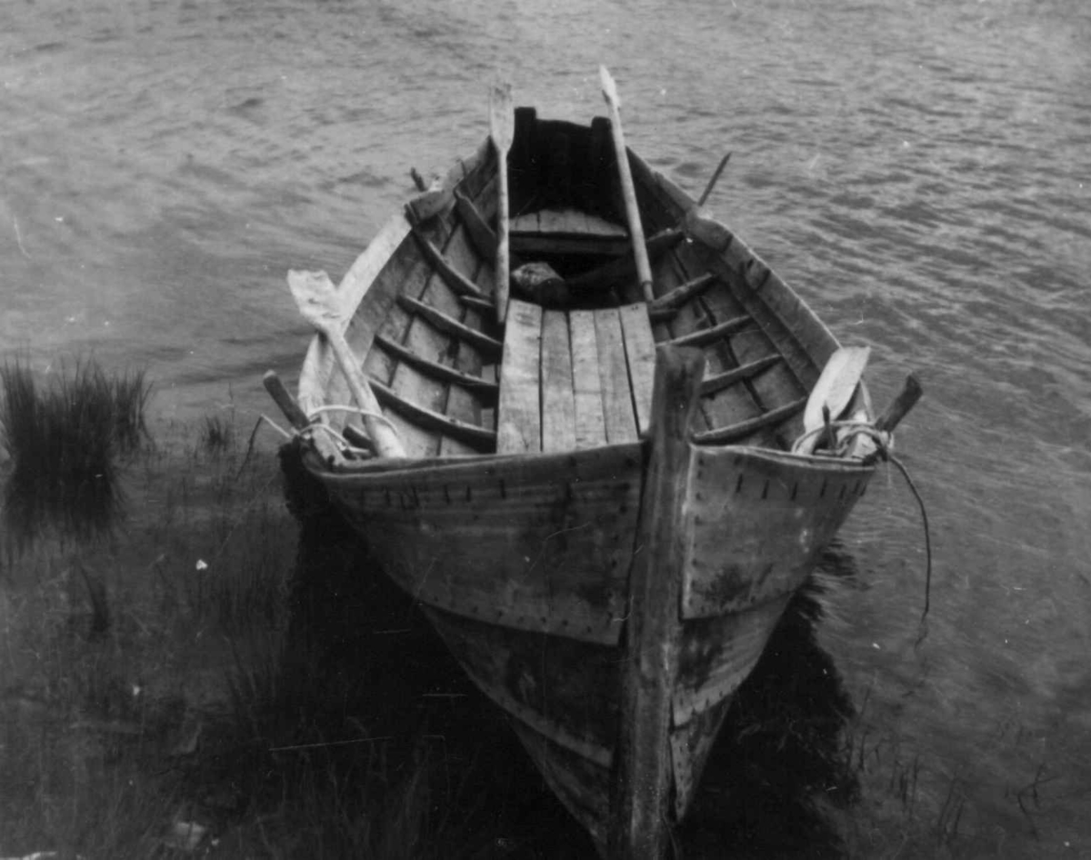 Båt med årer. Ålloluokta 1948.
