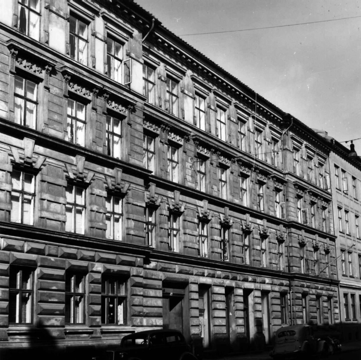Seilduksgata 10, Oslo 1961. Bygård sett fra gata.