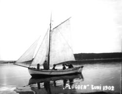 Seilbåten "Pluggen", ukjent sted, juni 1902. Tilhørt politim
