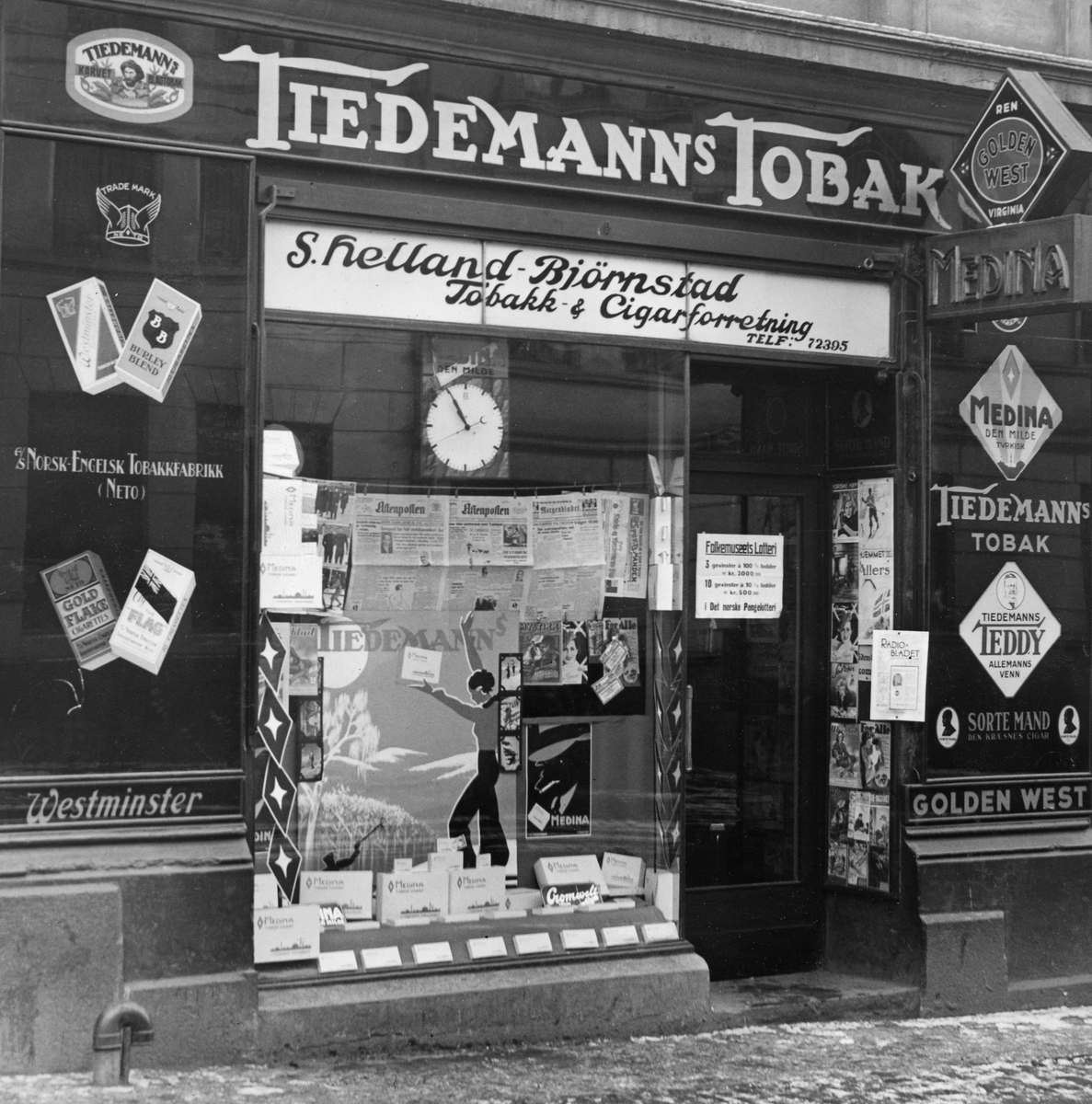 S. Helland-Bjørnstad Tobakk- & Cigarforretning, 1935.