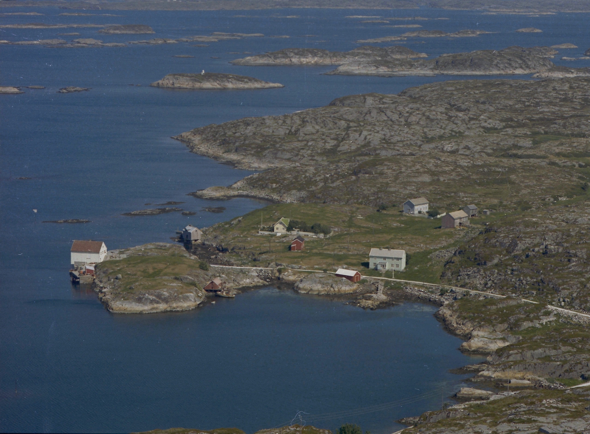Eiendommer på Gjøssøya