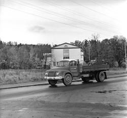 Lastebil, Bedford av J-serien (1958). Ullernchaussèen, Oslo,