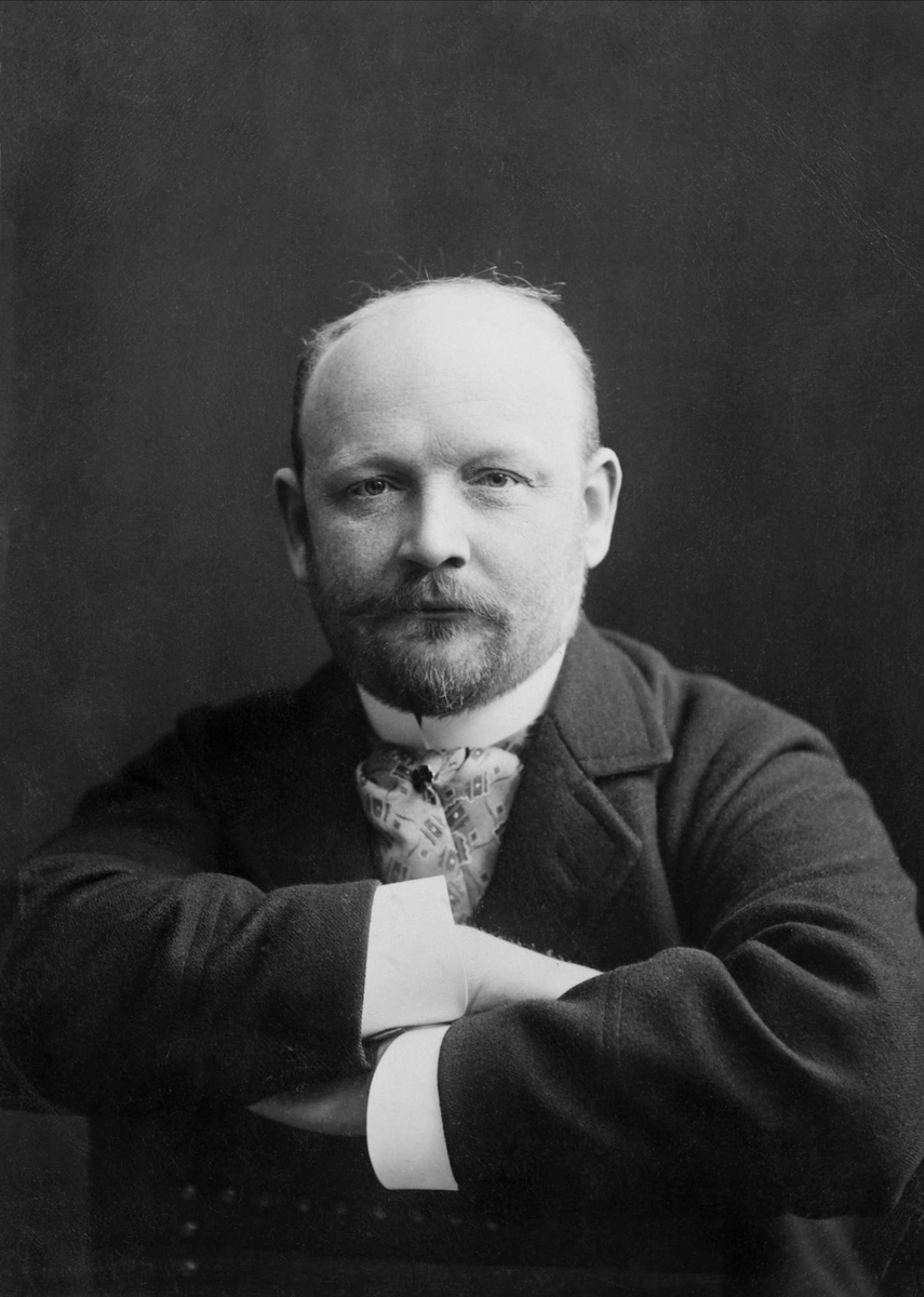 Porträtt. Alf Wallander, 1862-1914, konsthantverkare och formgivare.
