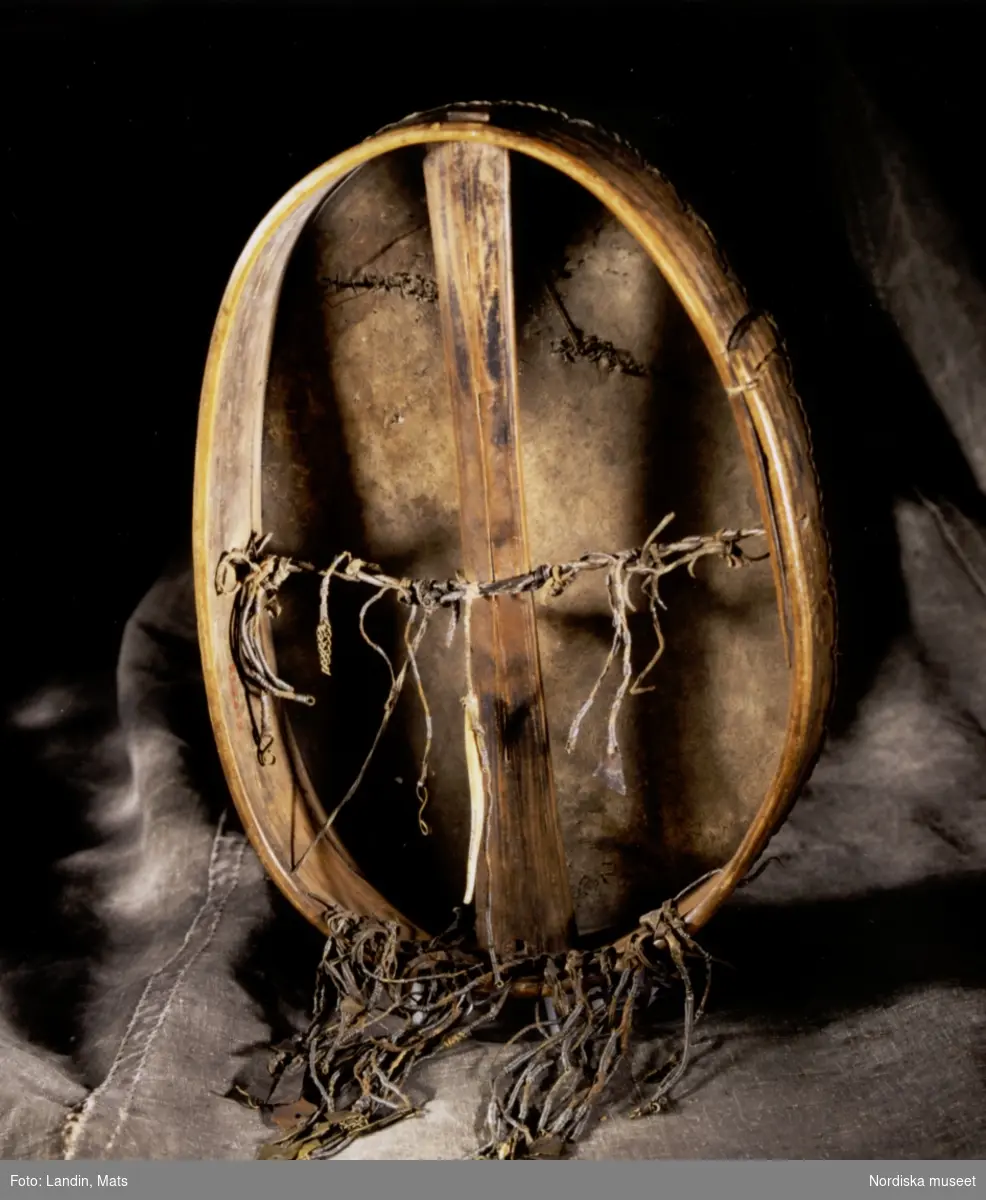 Samisk trumma från Åsele lappmark. Nordiska museets föremål inv nr 228864.