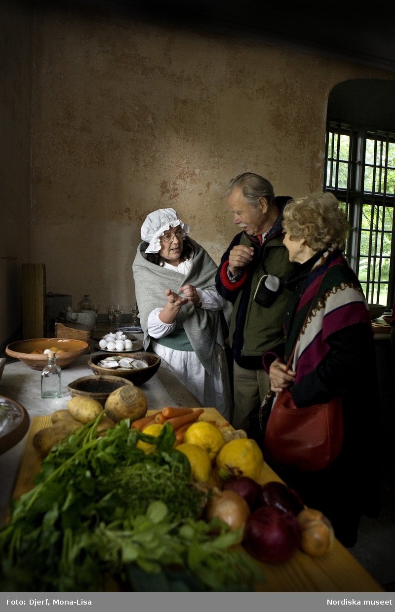 Svindersviksdagen - en 1700-talsdag för hela familjen 
lördagen den 14 juni. Köket. Nordiska museets personal i tidstypiska kläder.
